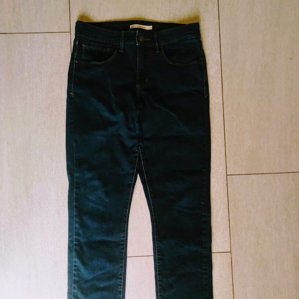 Levi's Dark Blue Classic Mid Rise Skinny size 10
